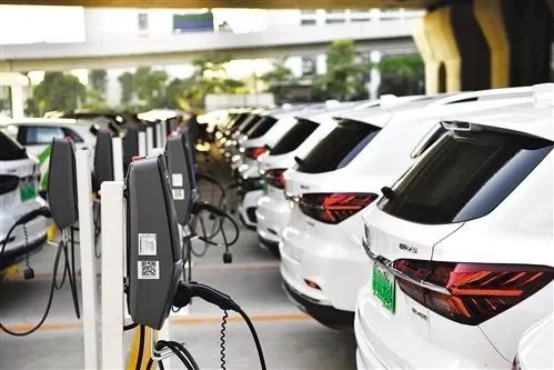 新能源汽車銷量斷崖式下滑引關注，專家預測明年政策將促行業回暖